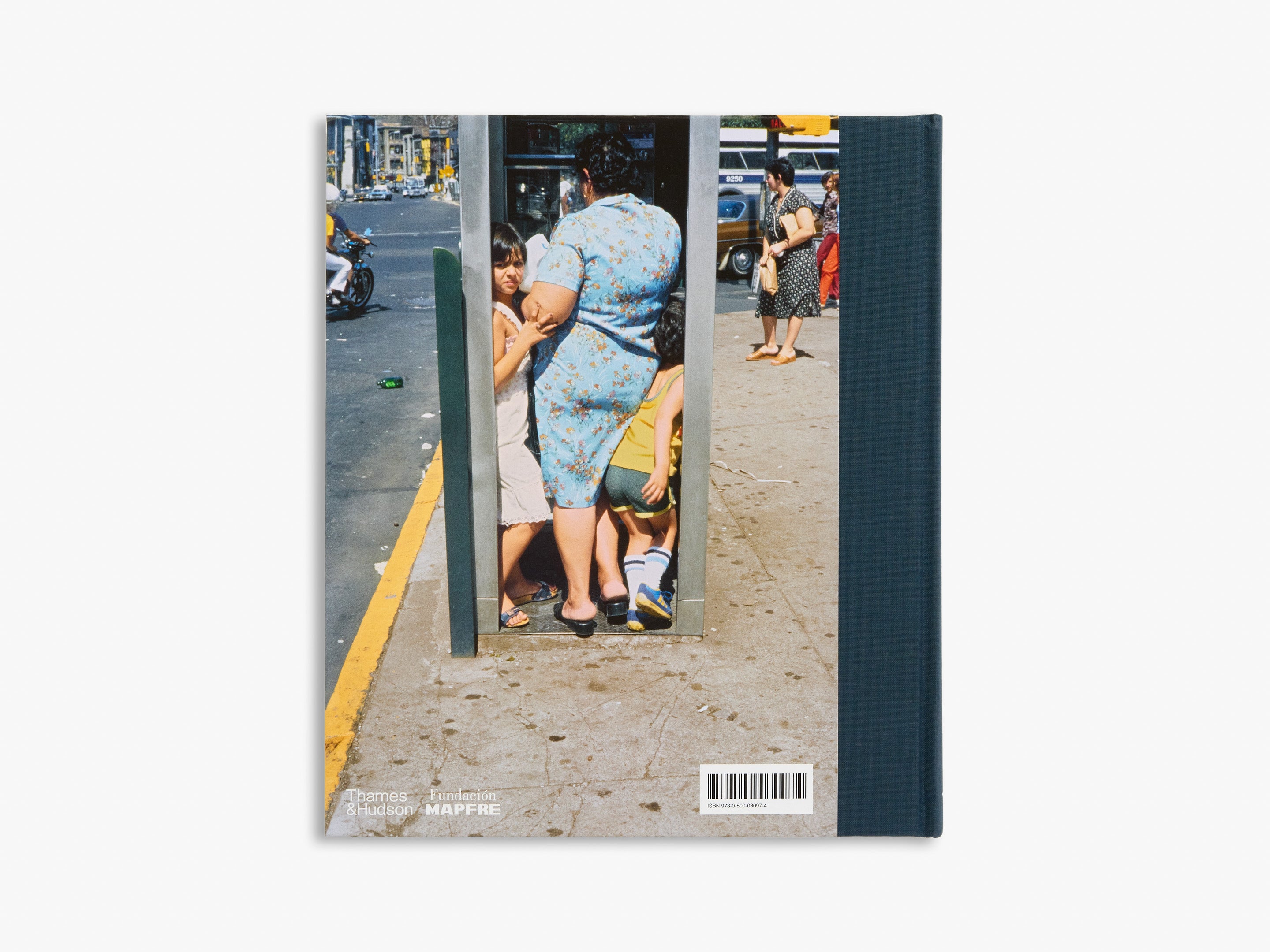 HELEN LEVITT 写真集 9780500411193_helen-levitt.jpg