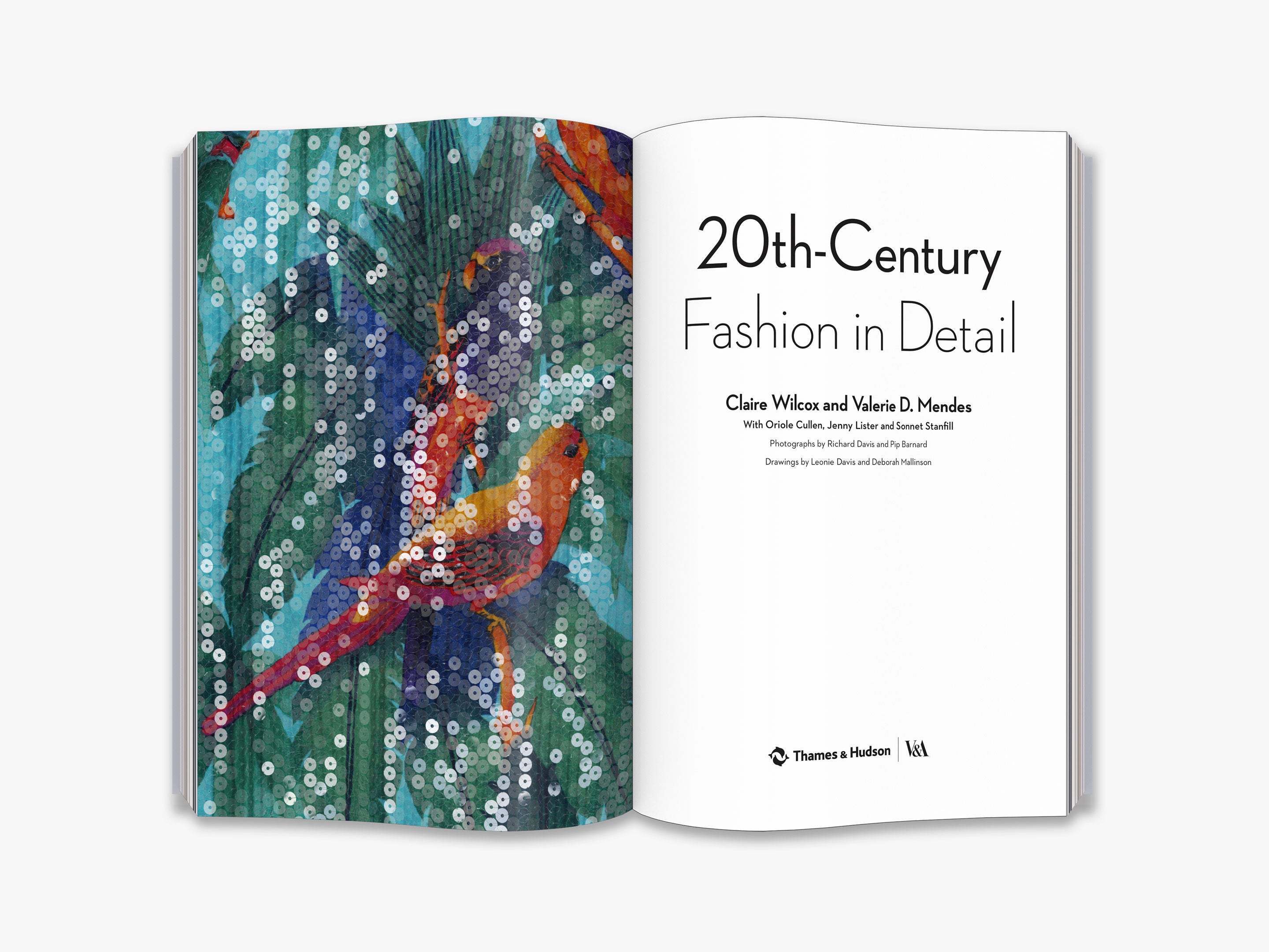 20th-Century Fashion in Detail (In Detail; V&A)