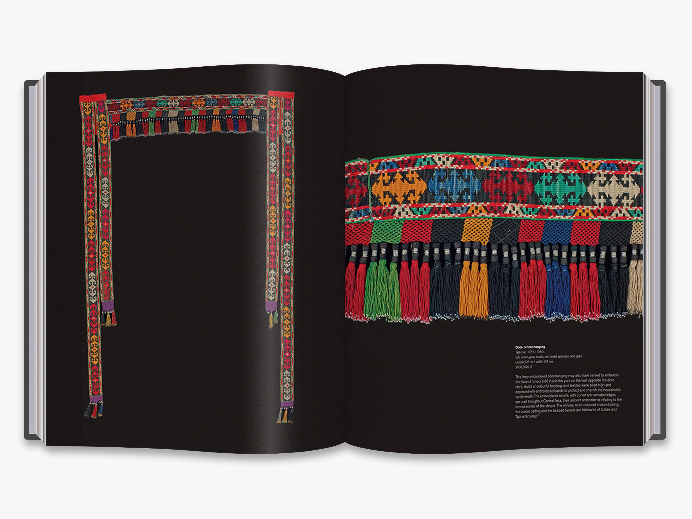 9780500519912_in07_textiles-of
