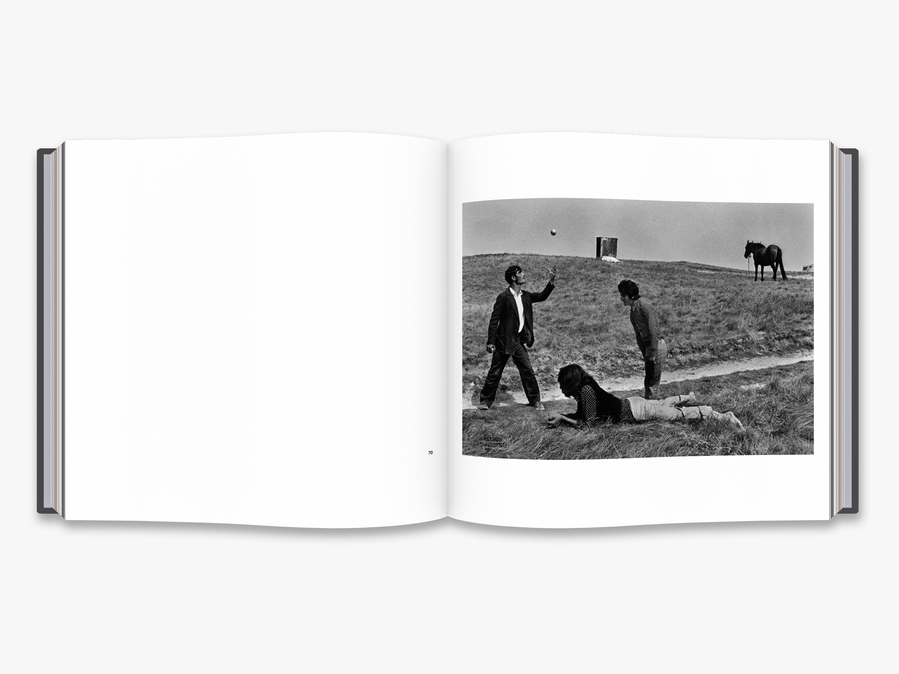 アート・デザイン・音楽 Josef Koudelka: Exiles 9780500544419_in04_josef-